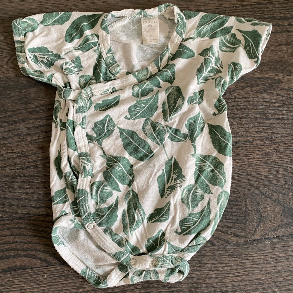 Kate Quinn Leaf Kimono Onesie 0-3 mos